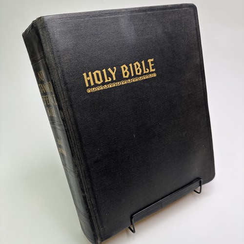 Holy bible new - holy, standard